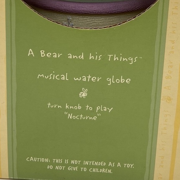 Disney CLASSIC POOH MUSICAL WATER
GLOBE featuring Pooh, Piglet and Tigger 
NEW - Picture 3 of 4